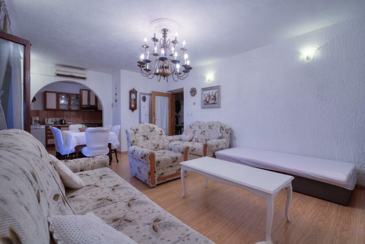סנג' Apartment Lea מראה חיצוני תמונה