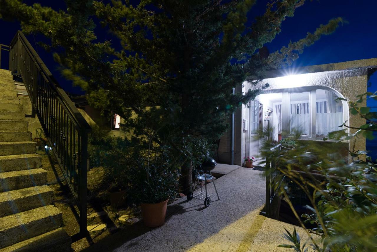 סנג' Apartment Lea מראה חיצוני תמונה